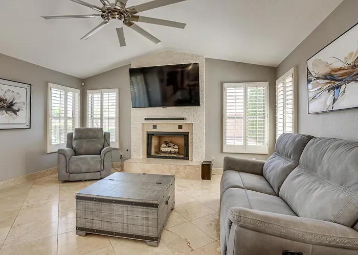 Game Room, Backyard Oasis! Group Getaway * Glendale