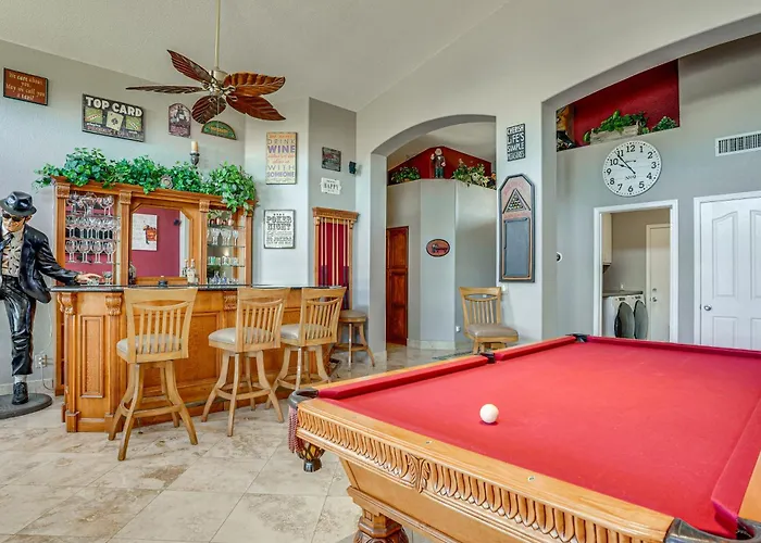 Game Room, Backyard Oasis! Group Getaway * Glendale
